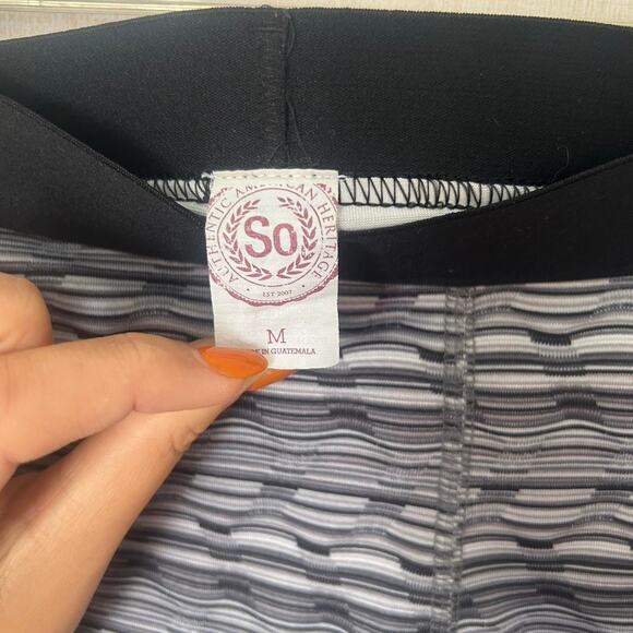 Grey and black sportswear shorts - Picture 7 of 7